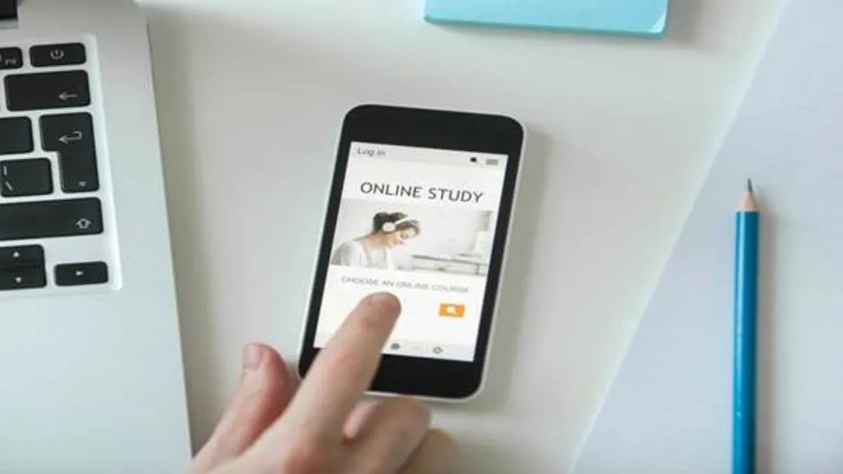 How to Use Your Smartphone for Government Exam Preparation