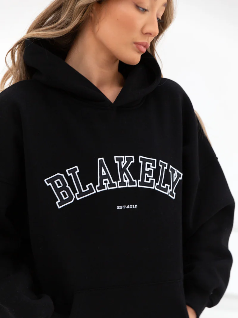 Blakely Hoodie: A Blend of Comfort, Style, and Everyday Versatility